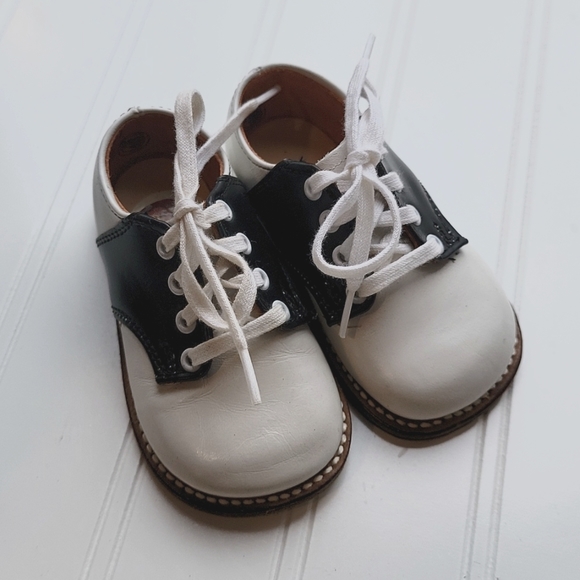 Baby Saddle Shoes Size 2 Vintage 5s 